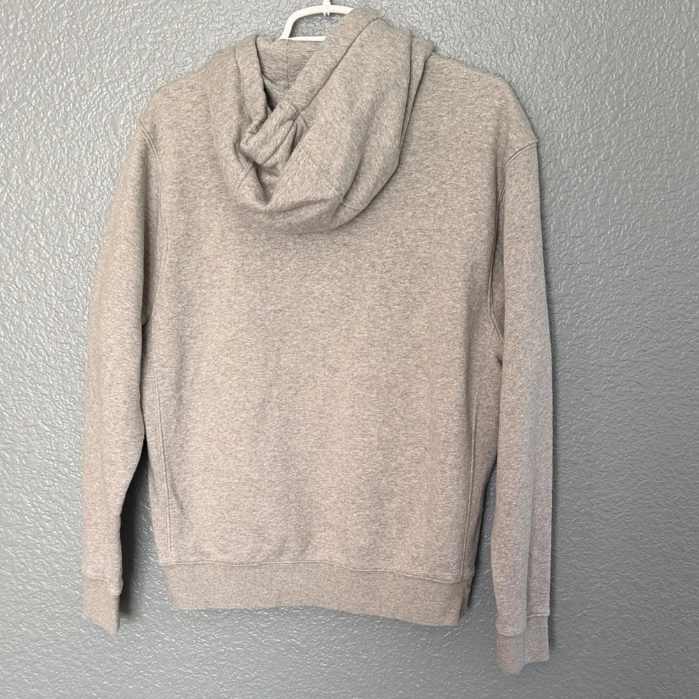 Nike Men’s Sportwear Club Fleece Hoodie in Gray size medium